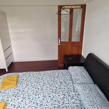 Ritzs Place Northolt  Екстер'єр фото