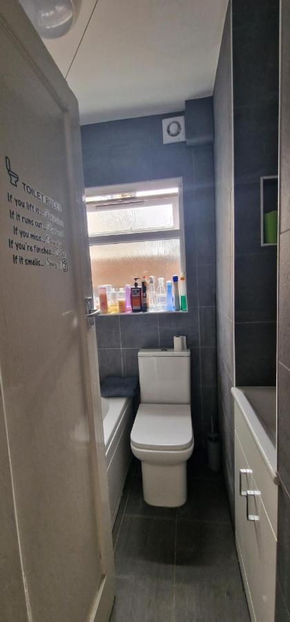Ritzs Place Northolt  Екстер'єр фото