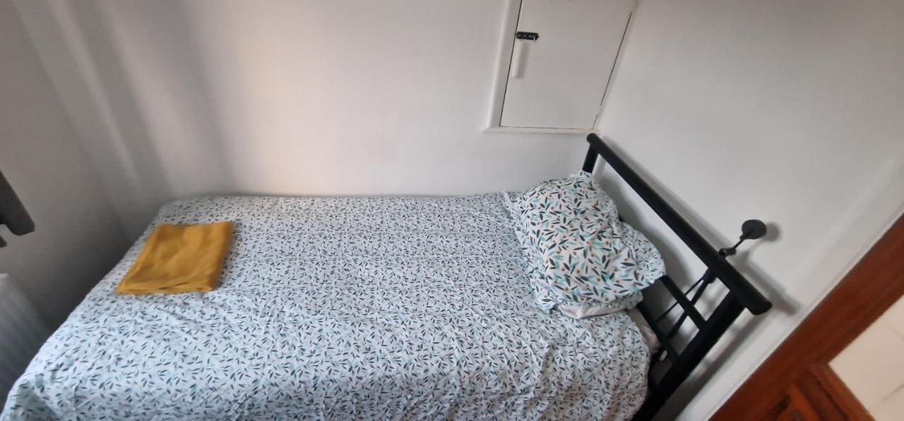 Ritzs Place Northolt  Екстер'єр фото